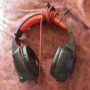 Gaming headphones